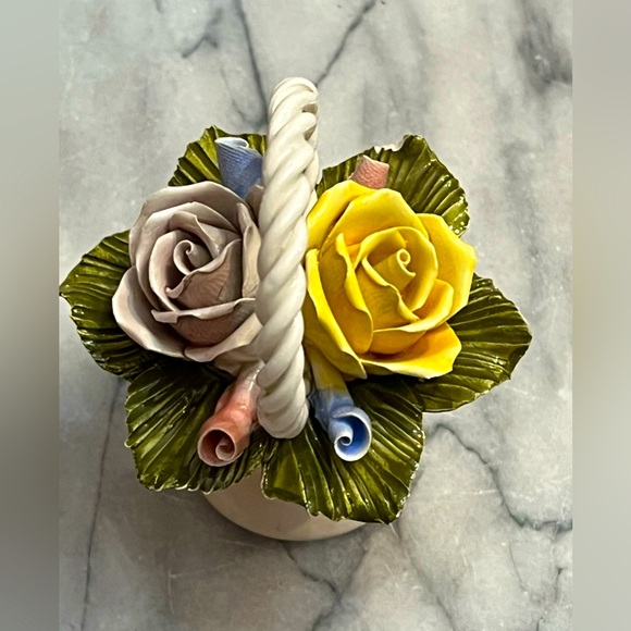 2 Capodimonte porcelain flower baskets Naples, Italy. Mini Pastel w Glaze. - Picture 9 of 12